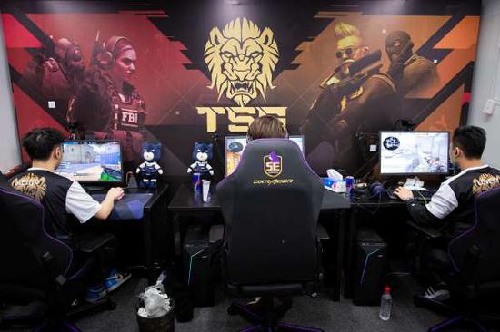 电竞外设热潮：磁轴键盘销售激增225%引领消费趋势